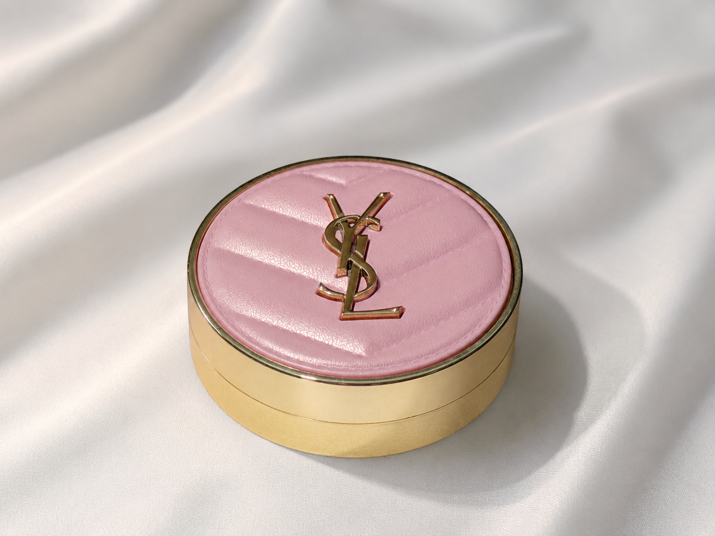 YSL Make Me Blush Bold compact, closed